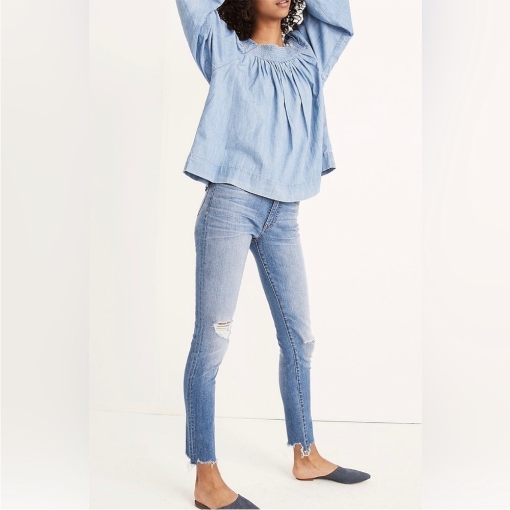 Madewell 9" Mid-Rise Skinny Jeans in Frankie Wash: Torn-Knee Edition